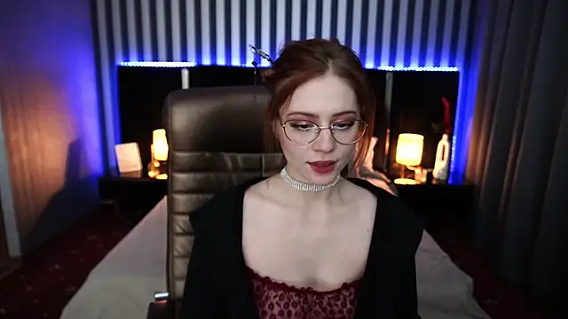 Snapshot of Sasha_Exclusive chatting on 02/06/25, 02:11 Sasha Exclusive online show from 02/06/25, 02:11