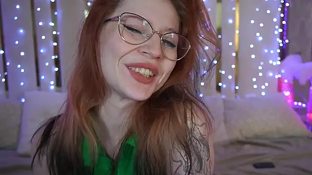 Snapshot of Sasha_Exclusive chatting on 02/17/25, 04:09 Sasha Exclusive online show from 02/17/25, 04:09