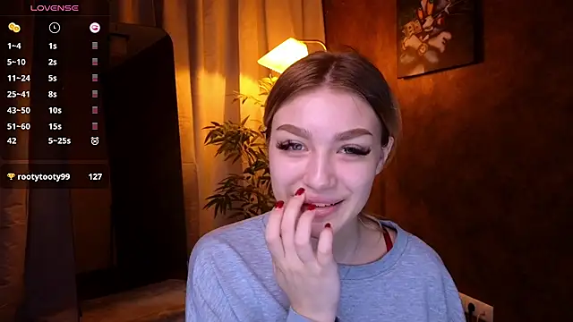 Snapshot of Ella_Milla chatting on 01/08/25, 05:48 Ella Milla online show from 01/08/25, 05:48
