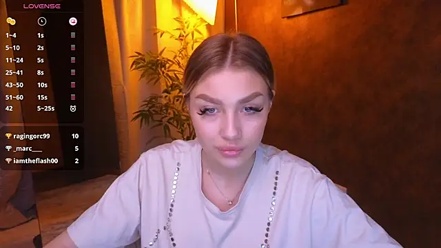 Snapshot of Ella_Milla chatting on 01/09/25, 11:47 Ella Milla online show from 01/09/25, 11:47