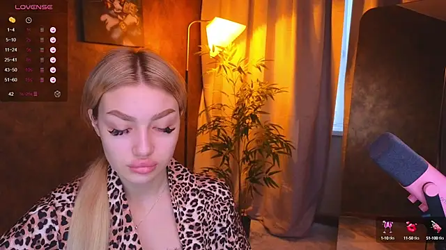 Snapshot of Ella_Milla chatting on 01/14/25, 06:02 Ella Milla online show from 01/14/25, 06:02