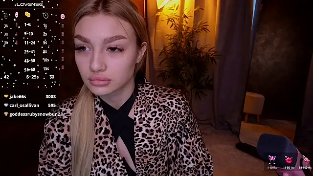 Snapshot of Ella_Milla chatting on 01/22/25, 11:56 Ella Milla online show from 01/22/25, 11:56