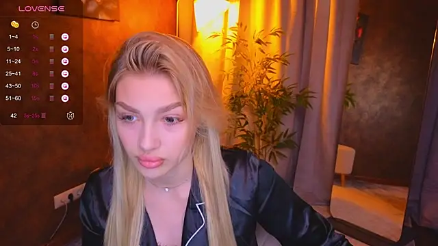 Snapshot of Ella_Milla chatting on 01/27/25, 08:51 Ella Milla online show from 01/27/25, 08:51