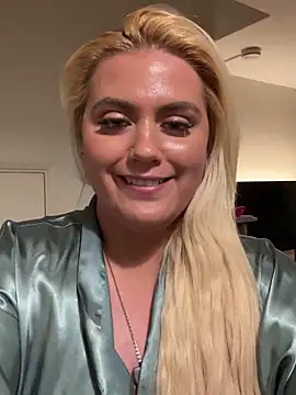 Snapshot of Blondiee3088 chatting on 02/19/25, 08:41 Blondiee3088 online show from 02/19/25, 08:41