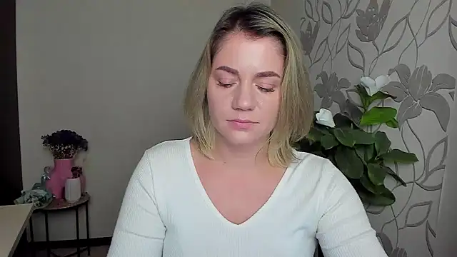 MariaSttone online show from 10/23/25, 10:08