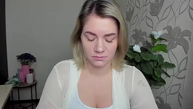 MariaSttone online show from 10/26/25, 10:21