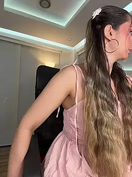 nicollefiorett online show from 11/19/25, 10:54