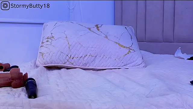 StormyButty18 online show from 03/01/25, 08:45