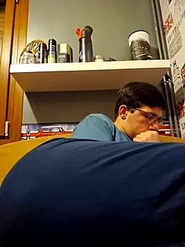 Snapshot of Azerty0911 chatting on 11/22/25, 10:09 Azerty0911 online show from 11/22/25, 10:09