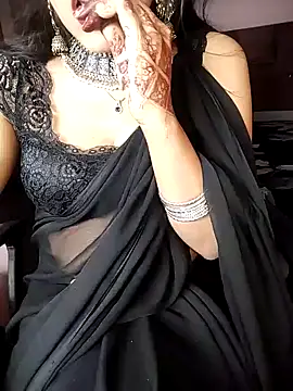 Snapshot of karishma chatting on 12/28/24, 02:42 karishma online show from 12/28/24, 02:42