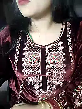 Snapshot of karishma chatting on 01/01/25, 06:27 karishma online show from 01/01/25, 06:27