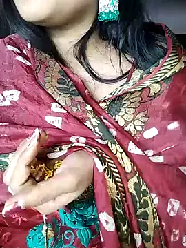 Snapshot of karishma chatting on 01/03/25, 11:33 karishma online show from 01/03/25, 11:33
