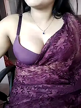Snapshot of karishma chatting on 01/07/25, 07:10 karishma online show from 01/07/25, 07:10
