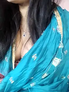 Snapshot of karishma chatting on 01/08/25, 08:16 karishma online show from 01/08/25, 08:16