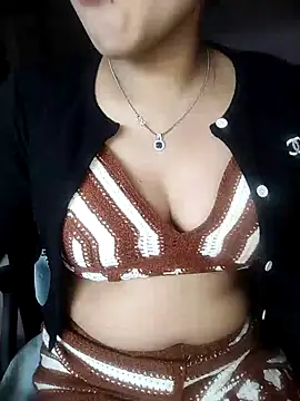 Snapshot of karishma chatting on 01/10/25, 04:41 karishma online show from 01/10/25, 04:41