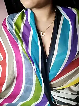Snapshot of karishma chatting on 02/09/25, 11:15 karishma online show from 02/09/25, 11:15