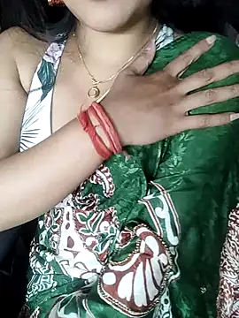 Snapshot of karishma chatting on 02/10/25, 04:14 karishma online show from 02/10/25, 04:14