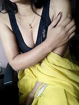 Snapshot of karishma chatting on 02/20/25, 04:14 karishma online show from 02/20/25, 04:14