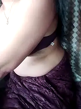 Snapshot of karishma chatting on 03/16/25, 04:01 karishma online show from 03/16/25, 04:01
