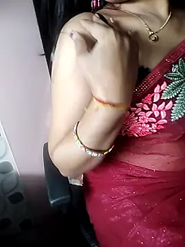 Snapshot of karishma chatting on 03/18/25, 04:59 karishma online show from 03/18/25, 04:59