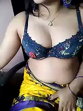 Snapshot of karishma chatting on 03/20/25, 07:57 karishma online show from 03/20/25, 07:57