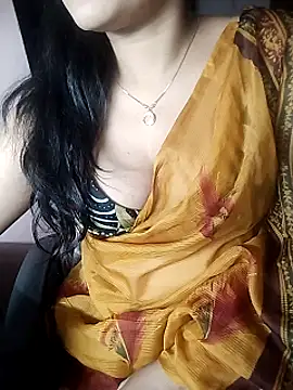 Snapshot of karishma chatting on 03/21/25, 08:50 karishma online show from 03/21/25, 08:50
