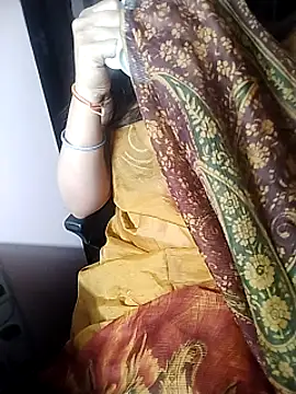 Snapshot of karishma chatting on 03/21/25, 11:56 karishma online show from 03/21/25, 11:56