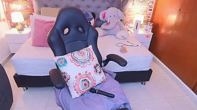 italy   boobs online show from 10/24/25, 04:36