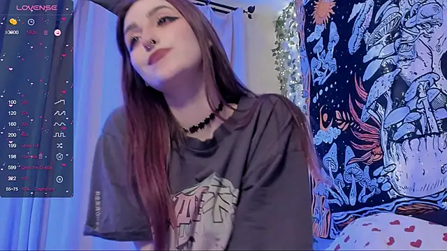 Snapshot of kissthasky chatting on 12/13/24, 09:09 kissthasky online show from 12/13/24, 09:09