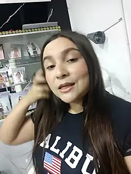 Snapshot of sofiafantasy chatting on 12/17/24, 12:45 sofiafantasy online show from 12/17/24, 12:45