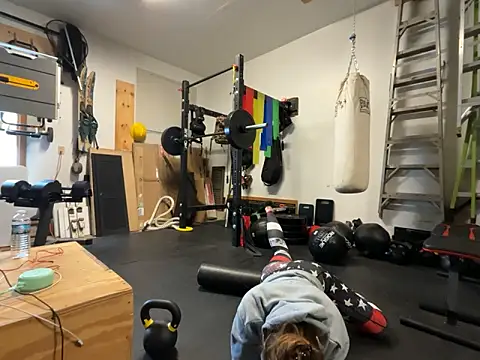 Snapshot of MissSwitch chatting on 12/20/24, 05:29 MissSwitch online show from 12/20/24, 05:29