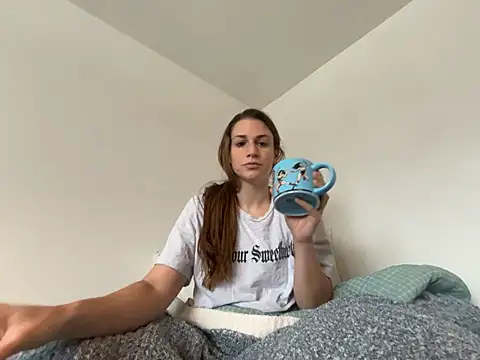 Snapshot of MissSwitch chatting on 01/06/25, 01:41 MissSwitch online show from 01/06/25, 01:41