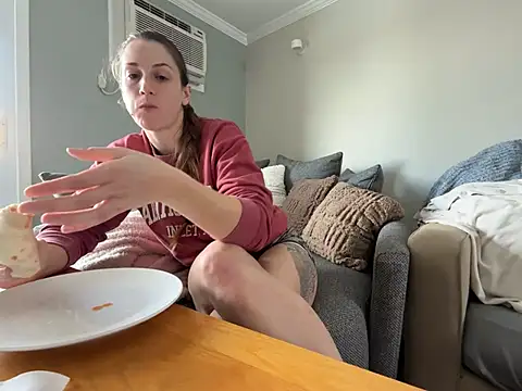 Snapshot of MissSwitch chatting on 03/08/25, 05:43 MissSwitch online show from 03/08/25, 05:43