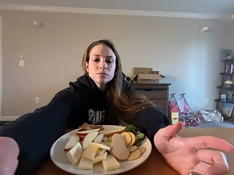 Snapshot of MissSwitch chatting on 03/22/25, 09:21 MissSwitch online show from 03/22/25, 09:21