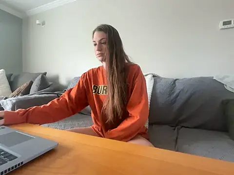 Snapshot of MissSwitch chatting on 10/23/25, 01:21 MissSwitch online show from 10/23/25, 01:21