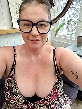 420Curvybabe online show from 10/17/25, 12:08