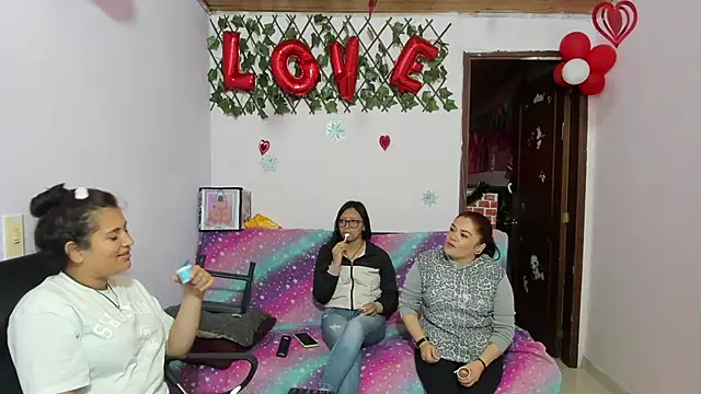 Luna Star Sl online show from 03/08/25, 12:41