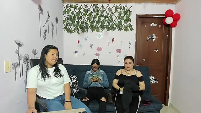 Luna Star Sl online show from 03/22/25, 12:14