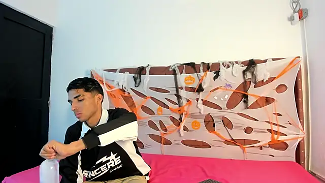 boys yourparty online show from 10/18/25, 01:12