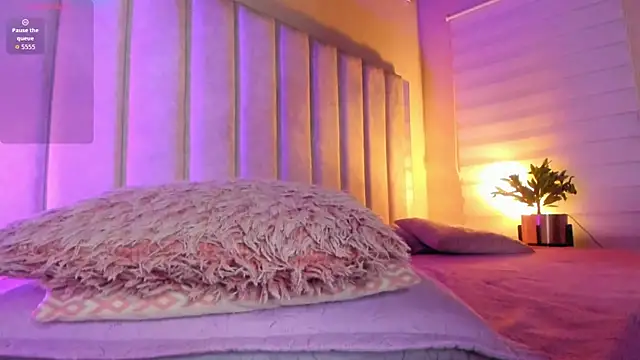 lil hanna18 online show from 10/15/25, 10:04