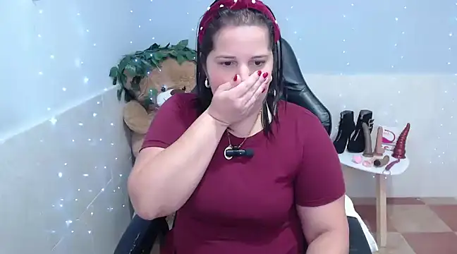Snapshot of kiara_scottt chatting on 01/04/25, 07:55 kiara scottt online show from 01/04/25, 07:55