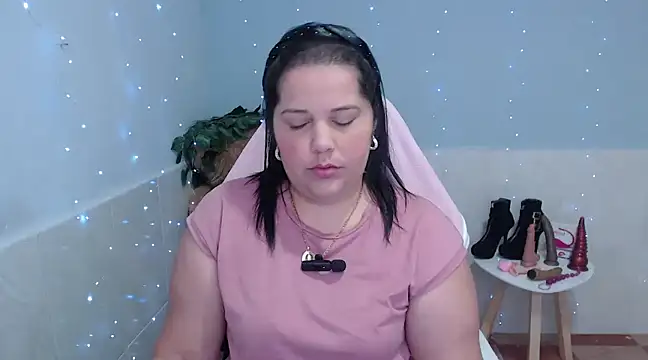 Snapshot of kiara_scottt chatting on 01/07/25, 05:01 kiara scottt online show from 01/07/25, 05:01
