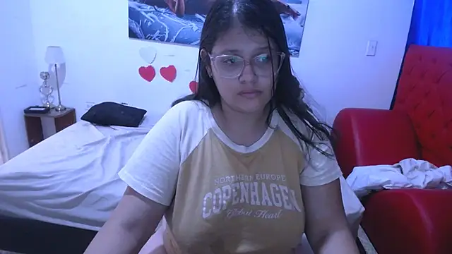 Snapshot of angel_barbie_1 chatting on 09/13/25, 04:29 angel barbie 1 online show from 09/13/25, 04:29