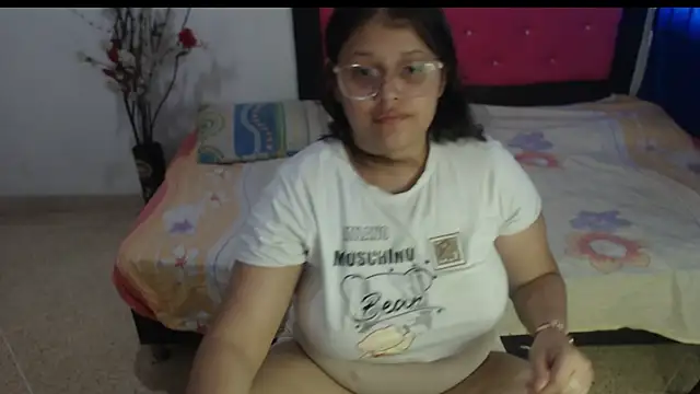 Snapshot of angel_barbie_1 chatting on 09/17/25, 03:35 angel barbie 1 online show from 09/17/25, 03:35