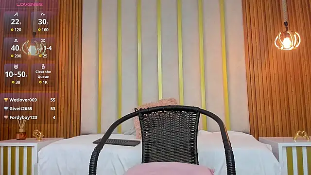 love mommy online show from 01/28/25, 11:07