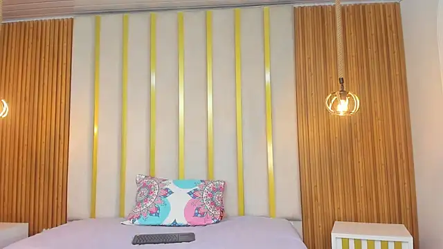 love mommy online show from 10/31/25, 07:15