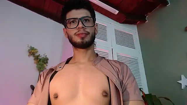 Colby brown03 online show from 11/06/25, 07:04