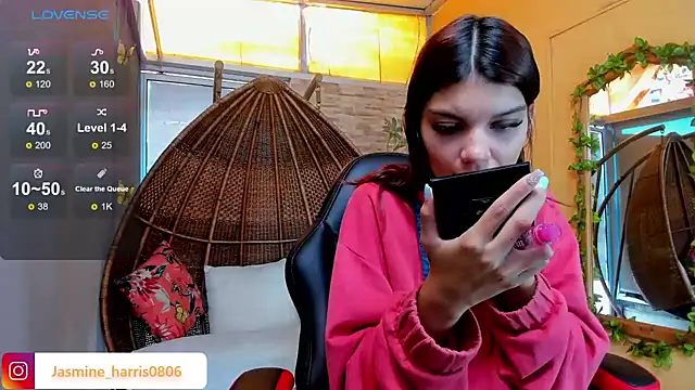 Snapshot of JasmineHarris chatting on 12/10/24, 12:05 JasmineHarris online show from 12/10/24, 12:05