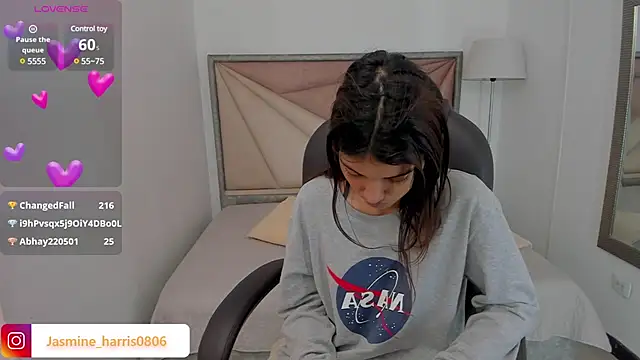 Snapshot of JasmineHarris chatting on 02/24/25, 02:48 JasmineHarris online show from 02/24/25, 02:48