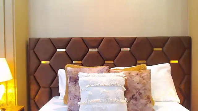 Snapshot of DevonPiers chatting on 12/13/24, 04:05 DevonPiers online show from 12/13/24, 04:05